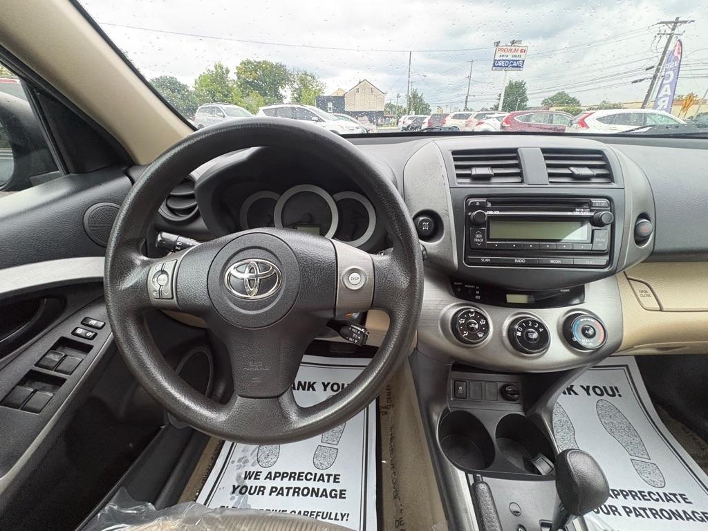 Toyota RAV4 Base I4 4WD 2012