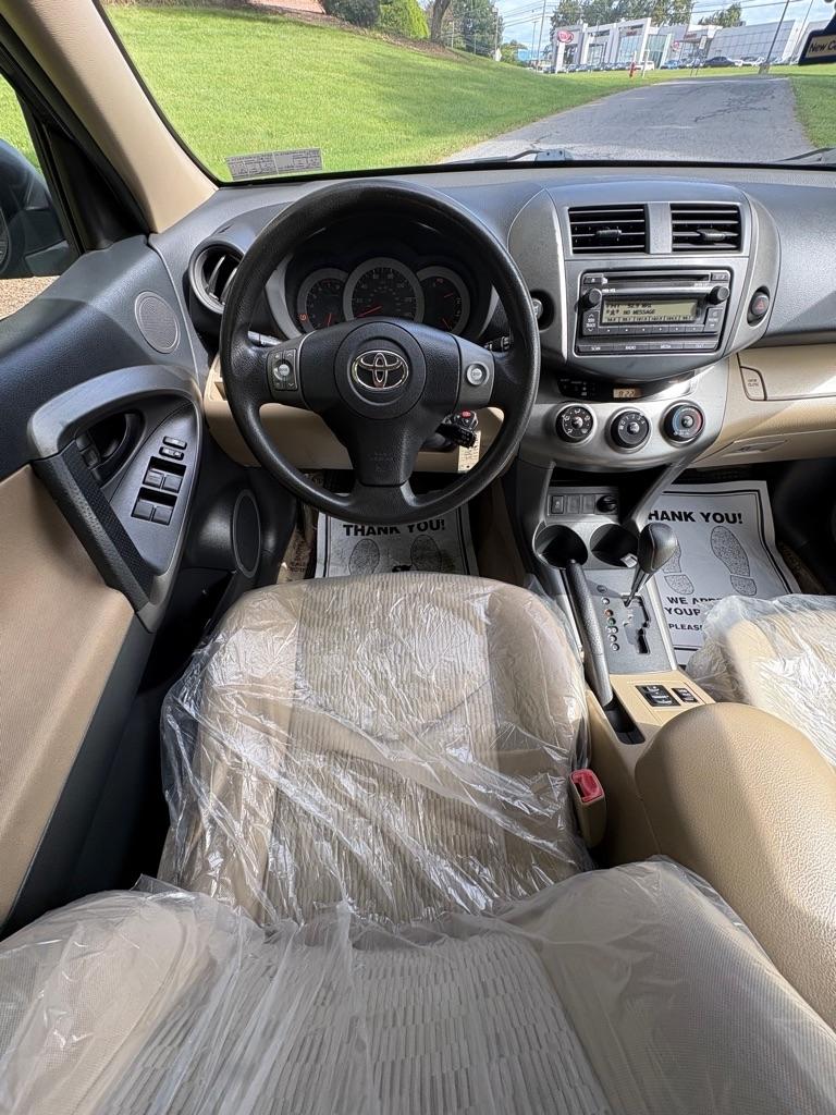 Toyota RAV4 photo 11