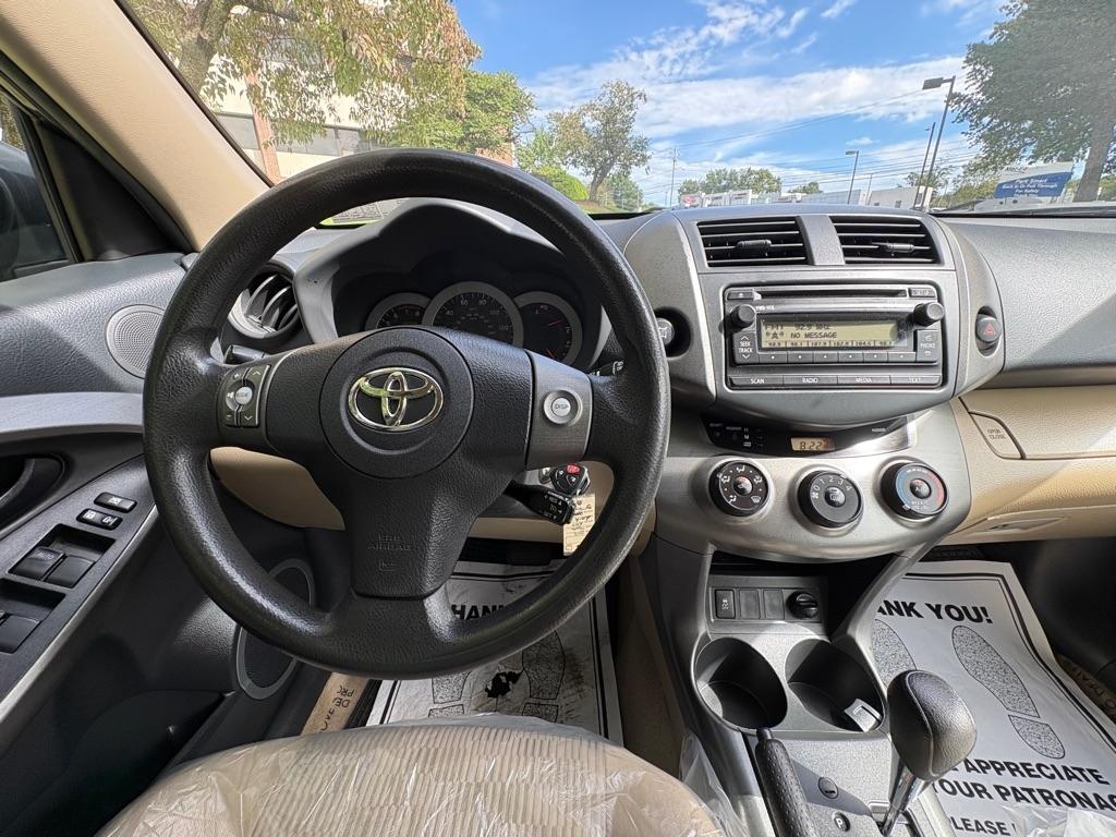 Toyota RAV4 photo 12