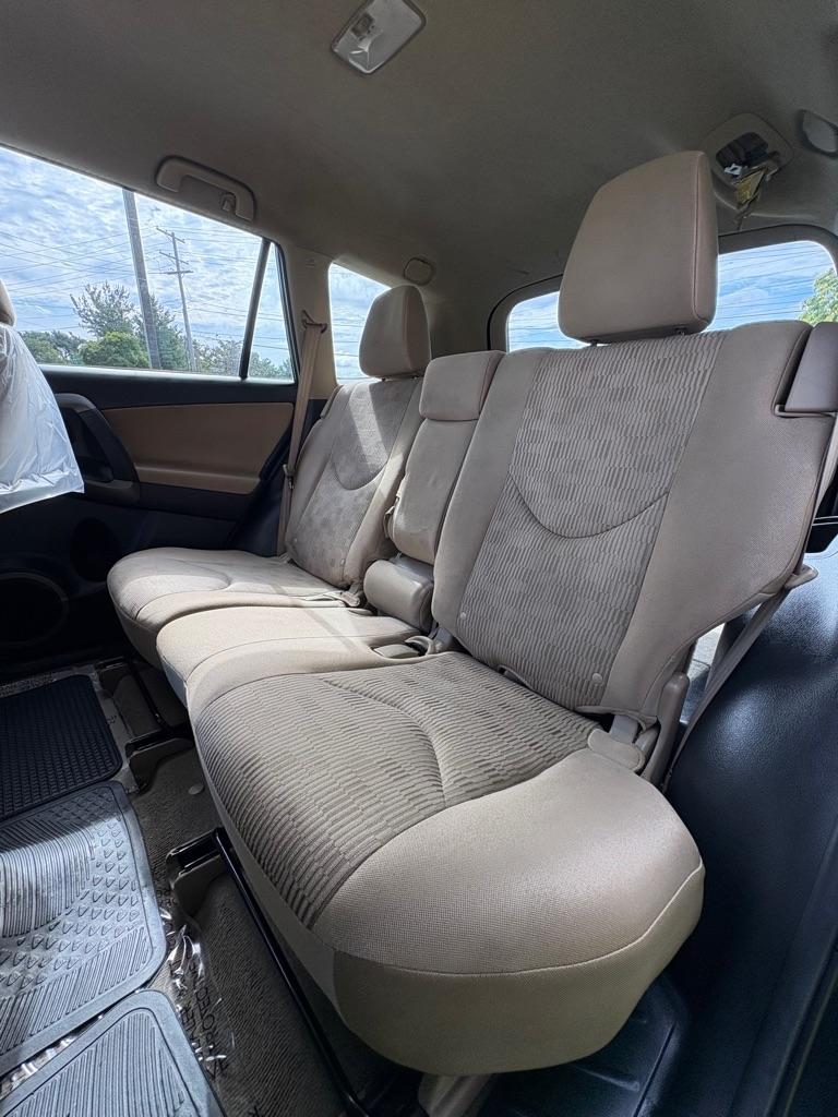 Toyota RAV4 photo 15