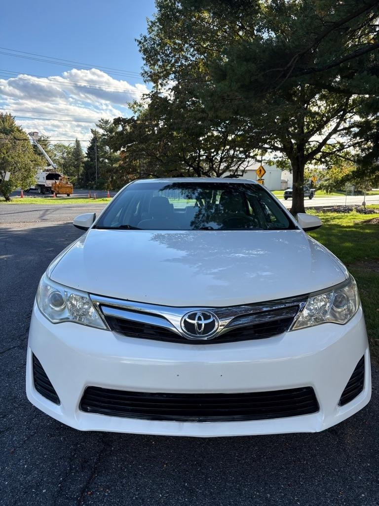 Toyota Camry photo 3