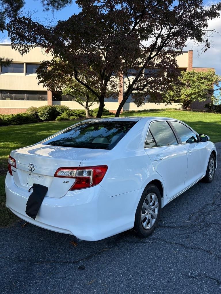 Toyota Camry photo 5