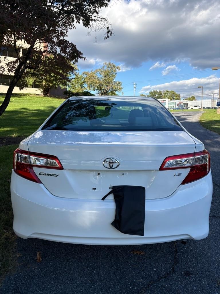 Toyota Camry photo 7
