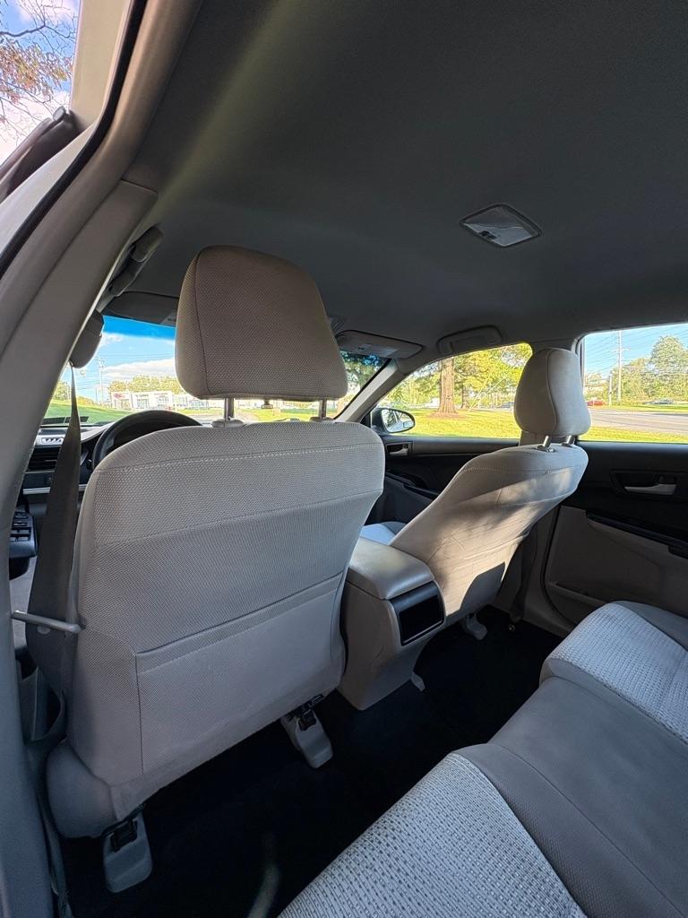 Toyota Camry photo 13