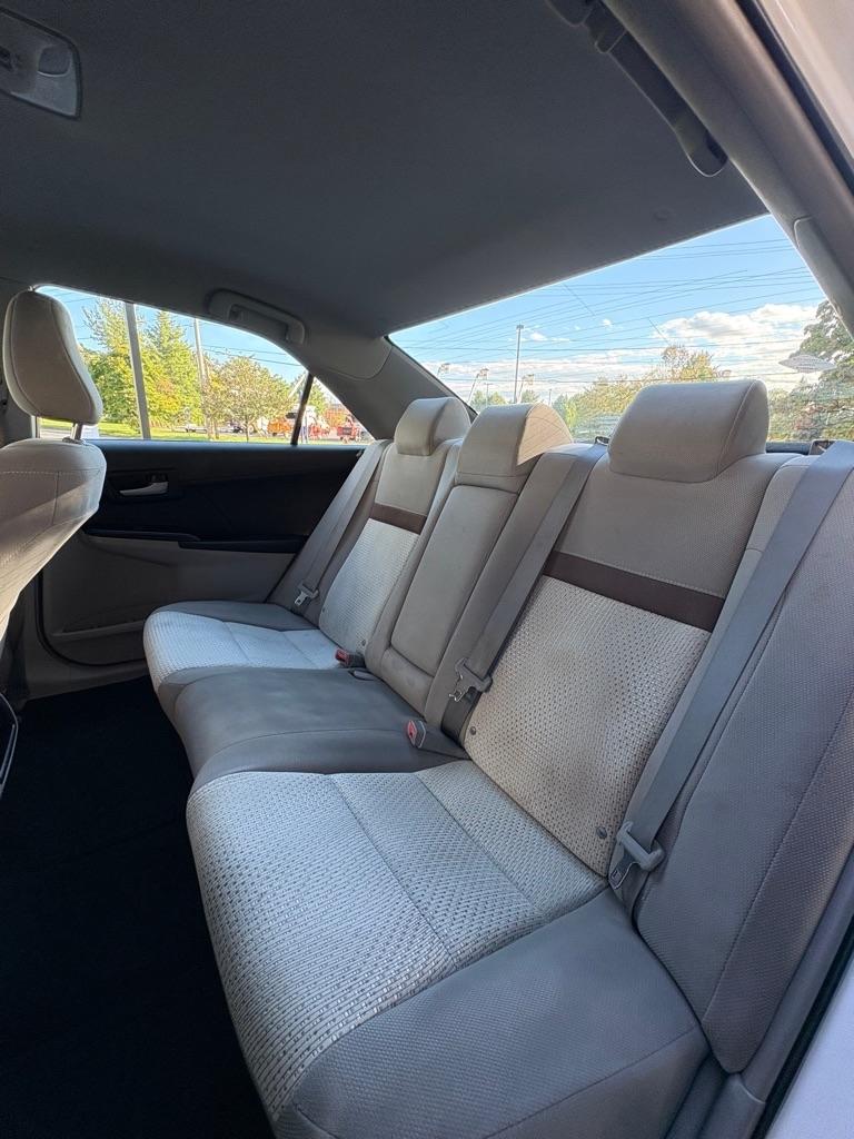 Toyota Camry photo 14