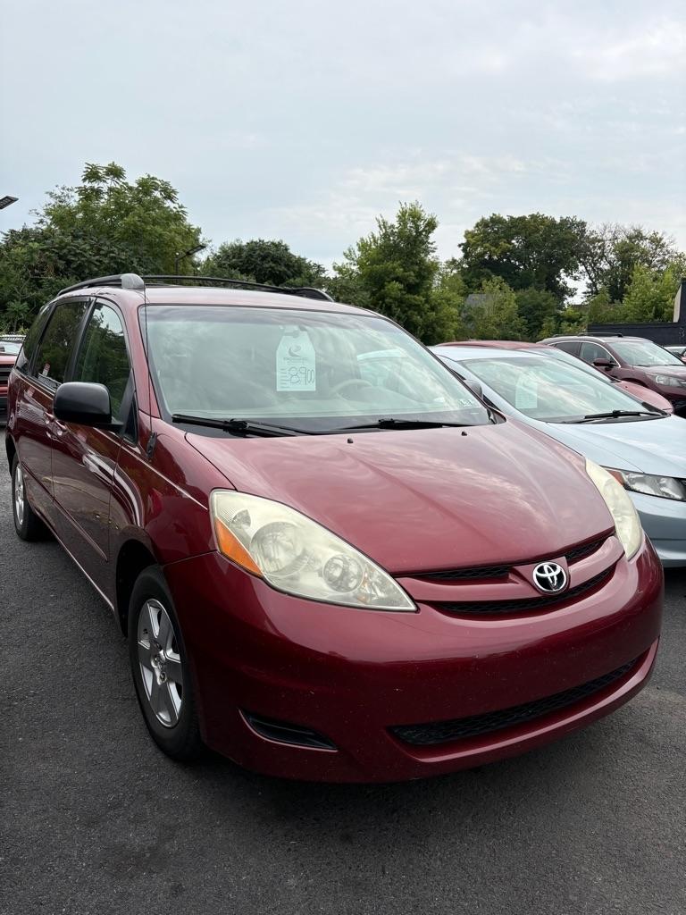 Toyota Sienna CE FWD 7 Passenger 2010