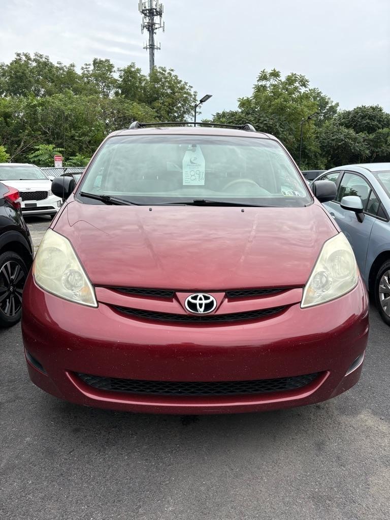 Toyota Sienna CE FWD 7 Passenger 2010