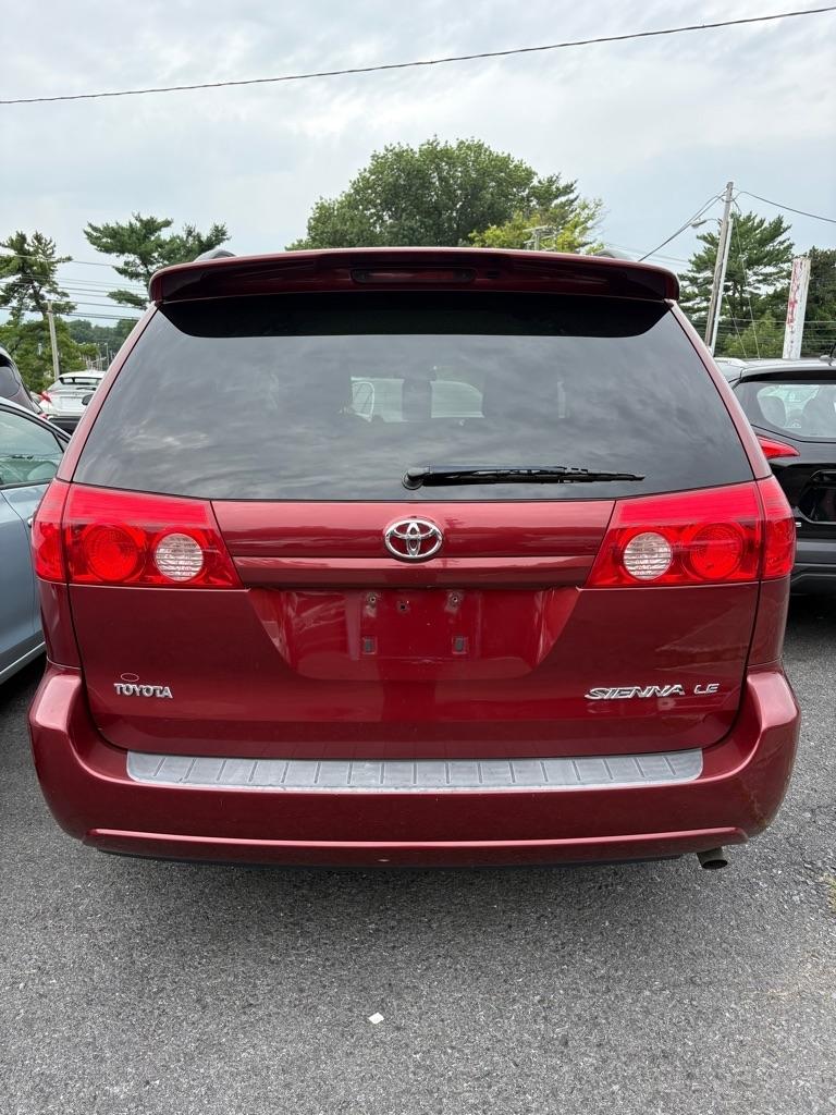Toyota Sienna CE FWD 7 Passenger 2010