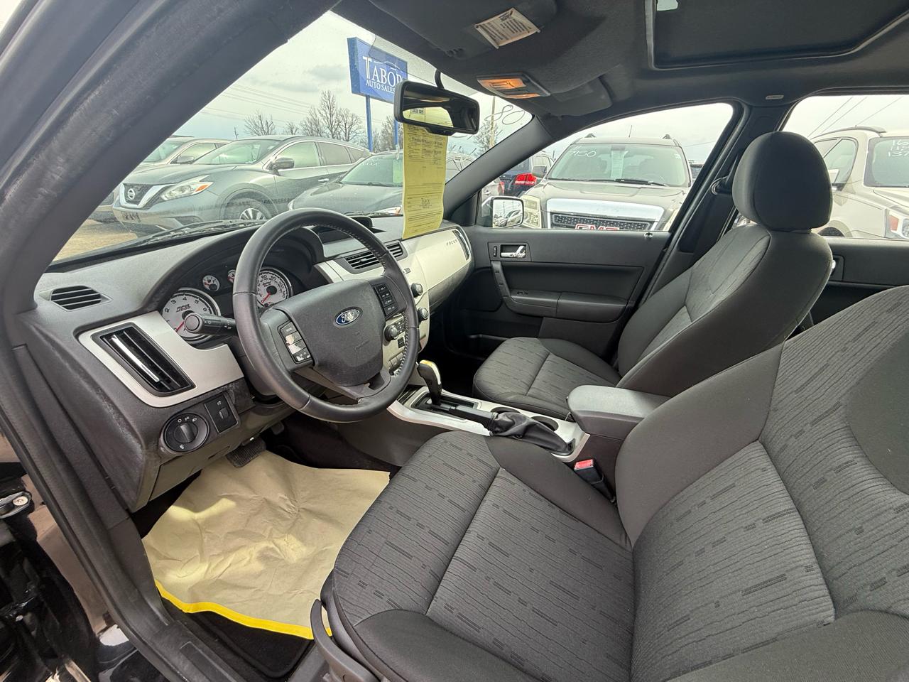 Ford Focus 4dr Sdn SES 2008