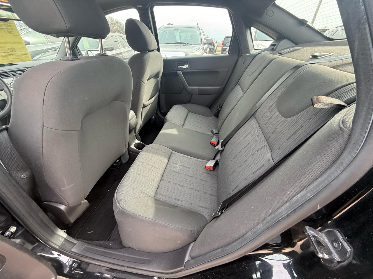 Ford Focus 4dr Sdn SES 2008