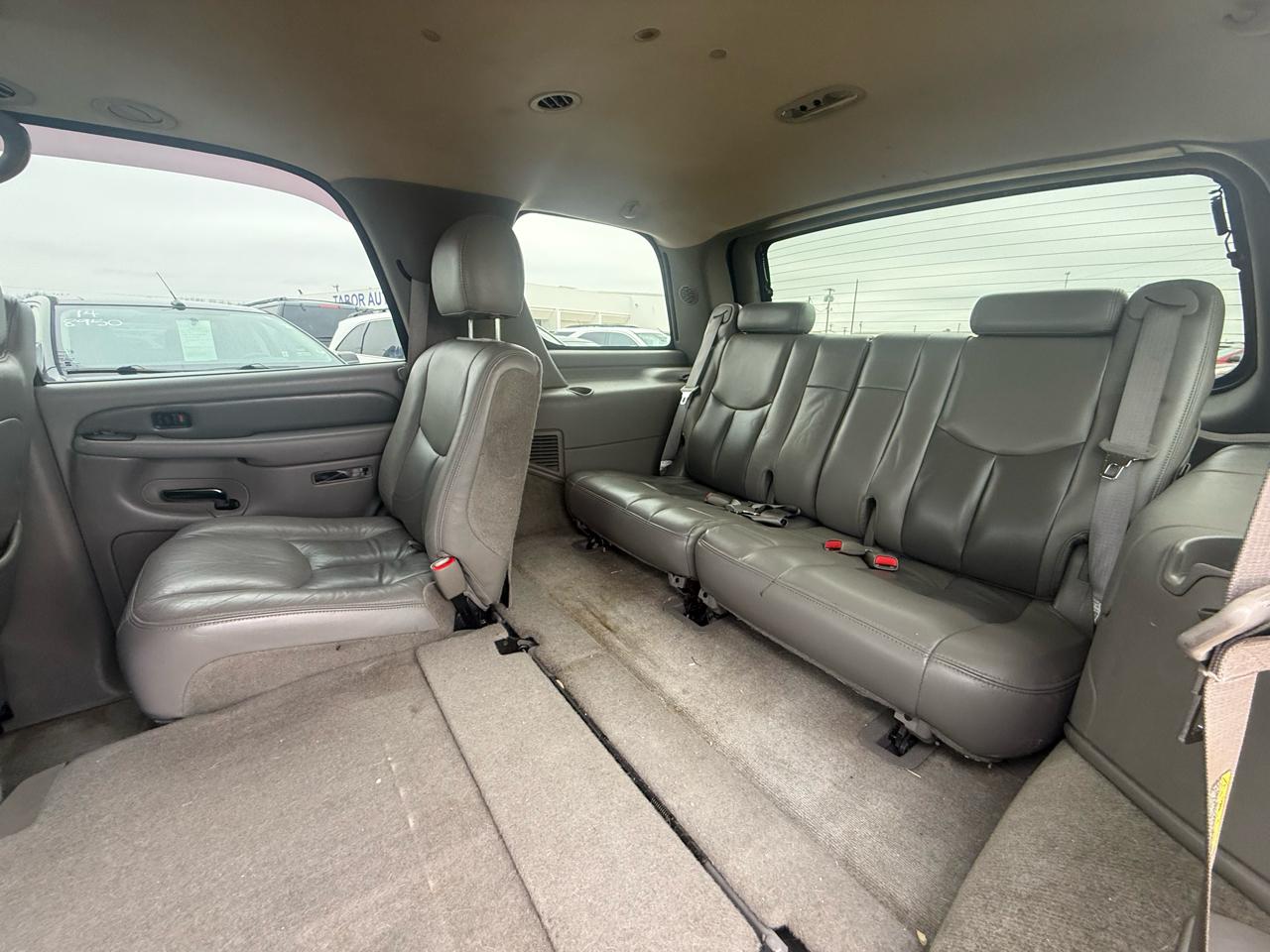 GMC Yukon Denali 4dr AWD 2004