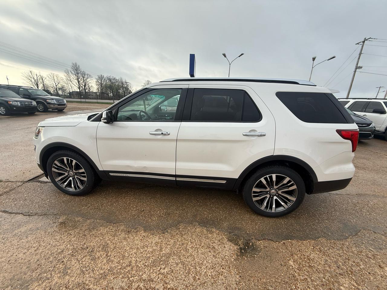Ford Explorer 4WD 4dr Platinum 2016