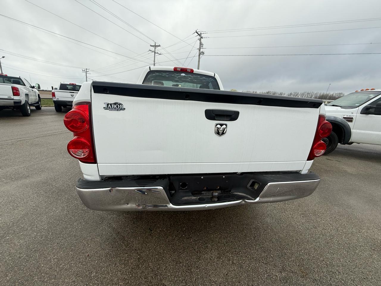 Dodge Ram 1500 2WD Reg Cab 120.5" ST 2007