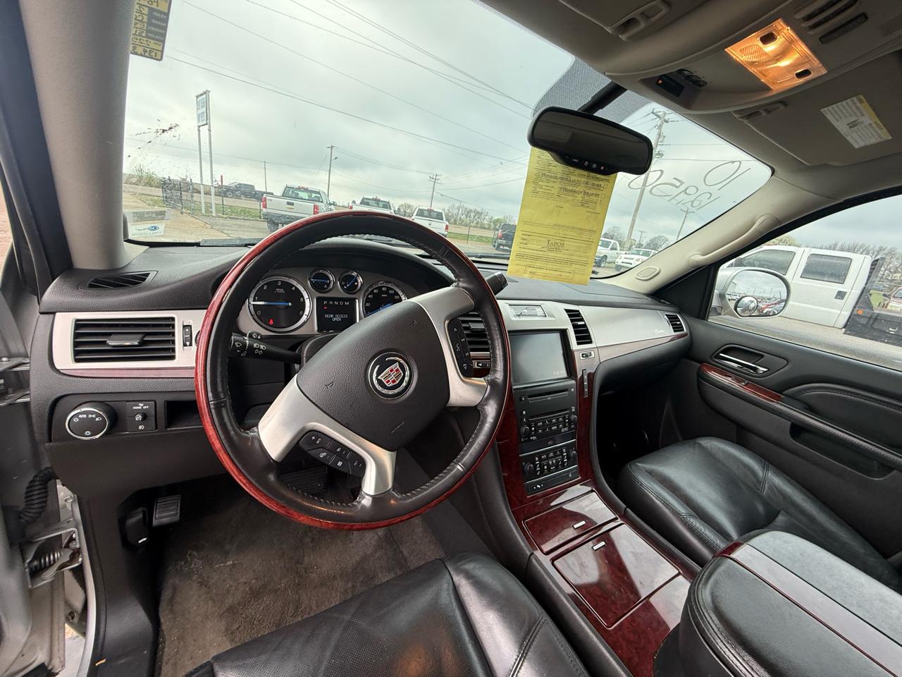 Cadillac Escalade ESV AWD 4dr Premium 2010