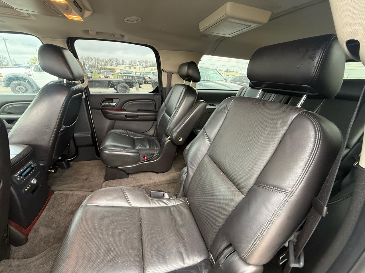 Cadillac Escalade ESV AWD 4dr Premium 2010