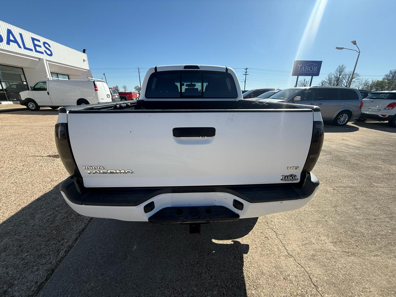 Toyota Tacoma 4WD Double Cab V6 MT (Natl) 2013