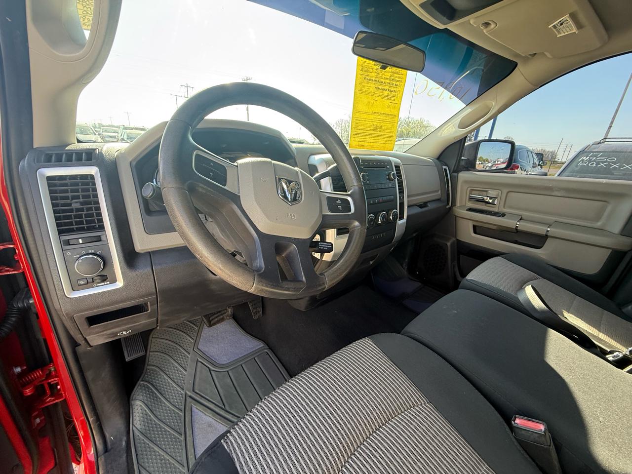 RAM 1500 2WD Quad Cab 140.5" SLT 2011