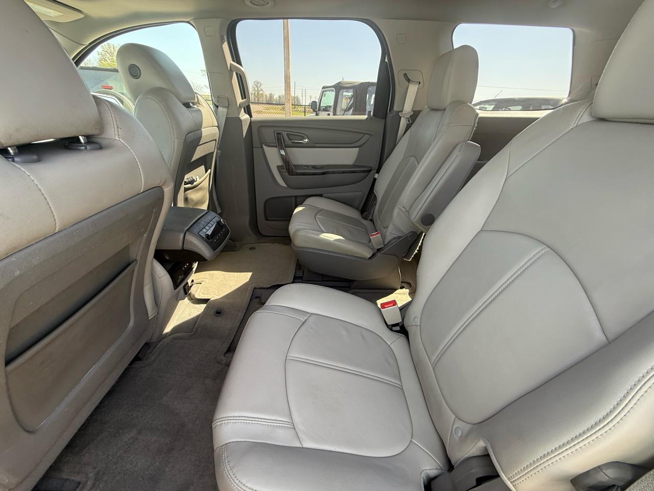 GMC Acadia FWD 4dr SLT w/SLT-1 2016