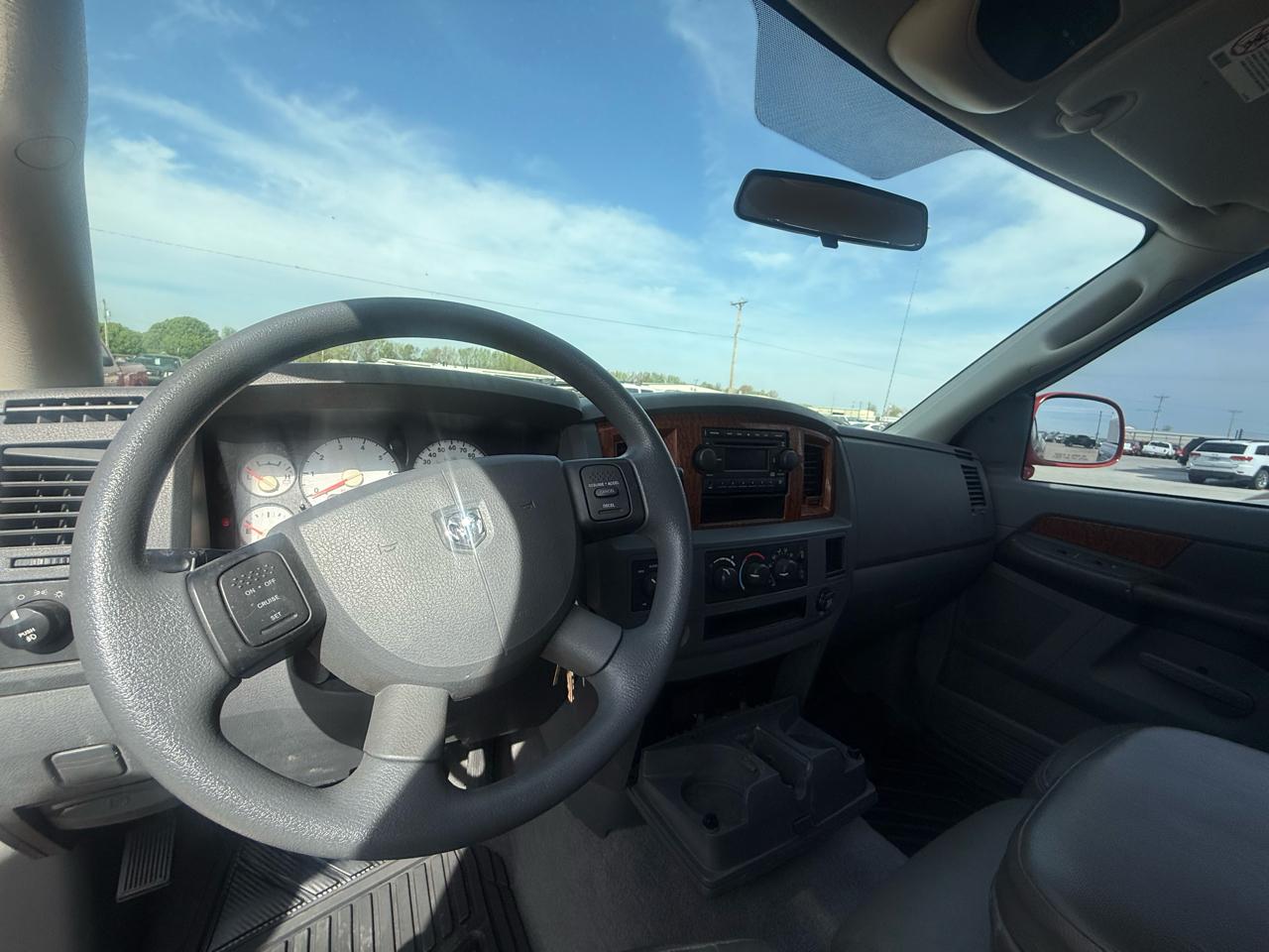 Dodge Ram 1500 4dr Quad Cab 140.5 4WD SLT 2006