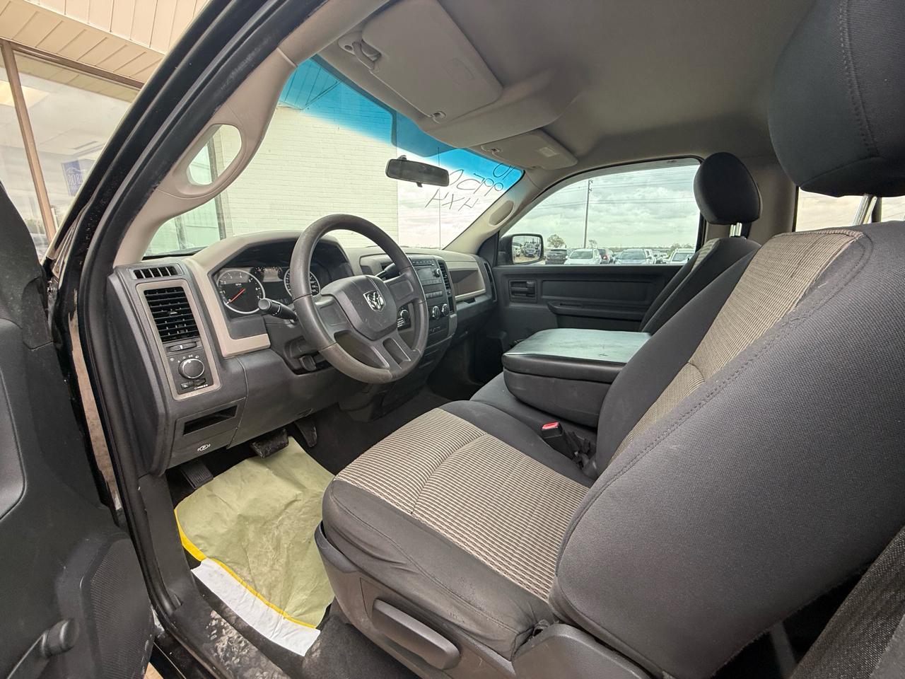 Dodge Ram 1500 4WD Reg Cab 120.5" ST 2010