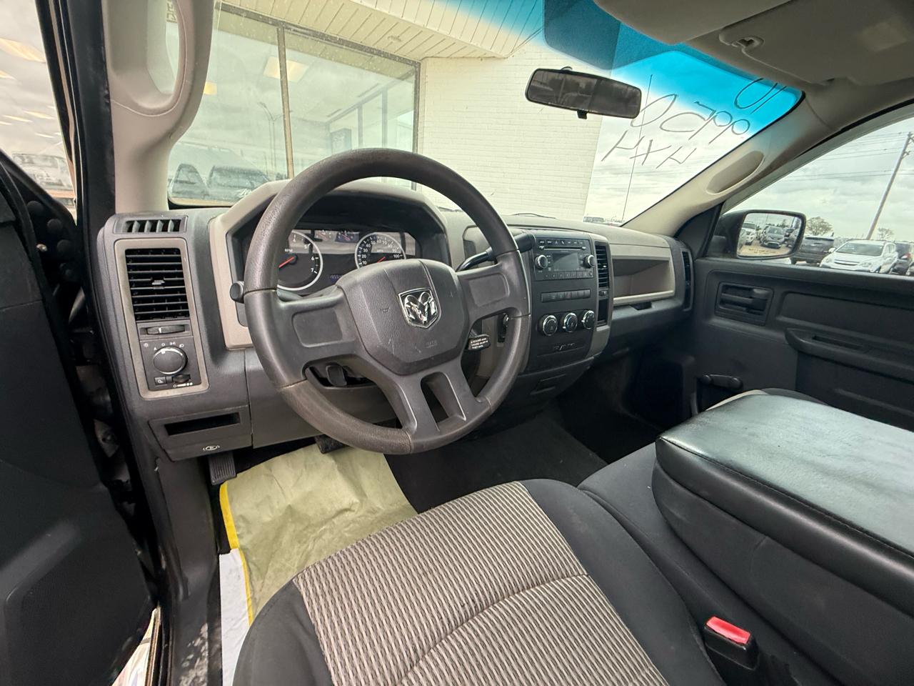 Dodge Ram 1500 4WD Reg Cab 120.5" ST 2010