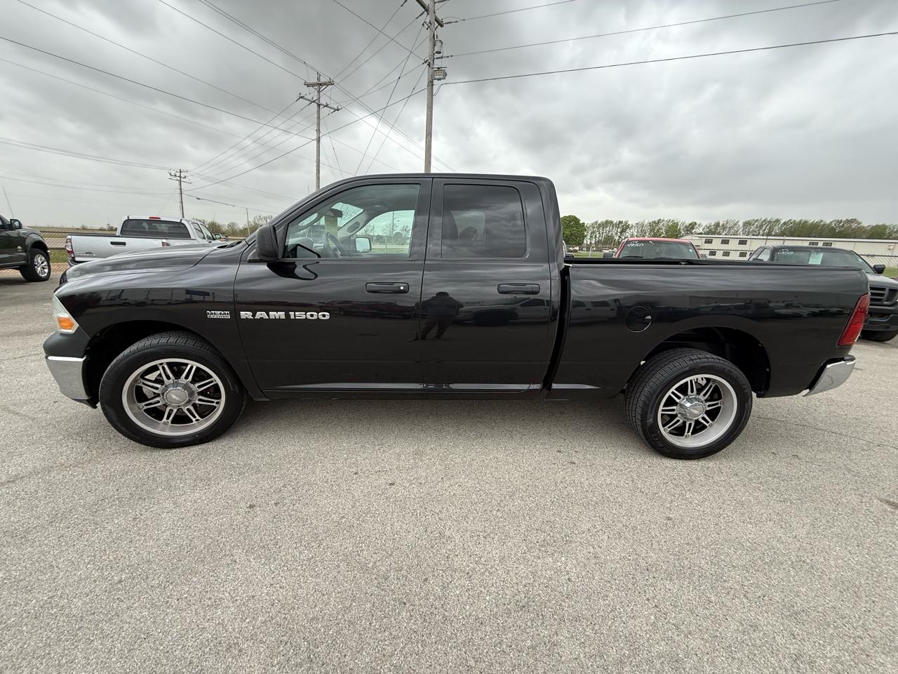 RAM 1500 2WD Quad Cab 140.5" ST 2011