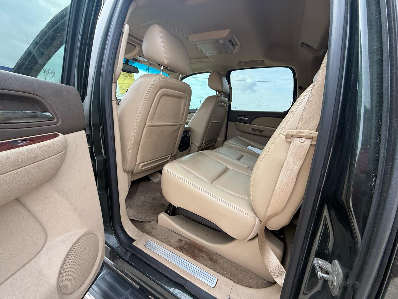 Chevrolet Avalanche 4WD Crew Cab LTZ 2013