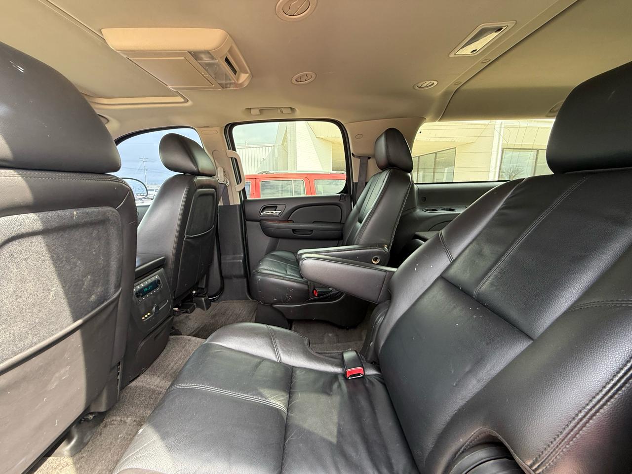 GMC Yukon XL 4WD 4dr 1500 SLT 2011