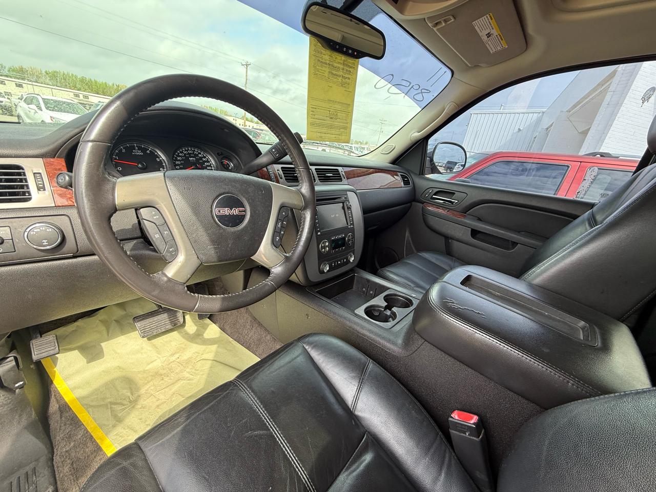 GMC Yukon XL 4WD 4dr 1500 SLT 2011