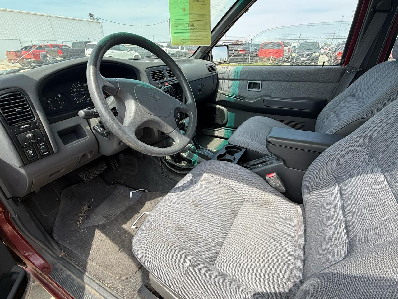 Nissan Pathfinder 4dr LE Auto 4WD 1995