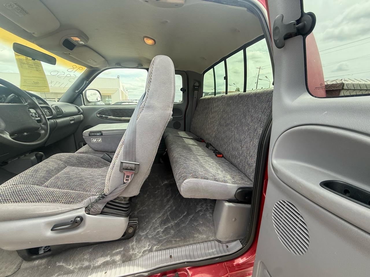 Dodge Ram 1500 4dr Quad Cab 139" WB 4WD 1998