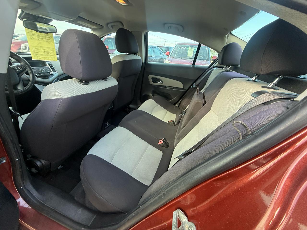 Chevrolet Cruze 4dr Sdn LS 2012