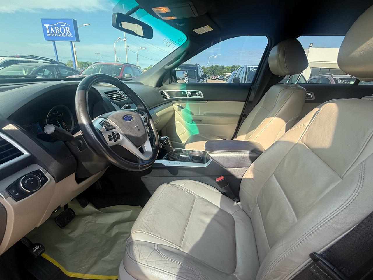 Ford Explorer FWD 4dr XLT 2012