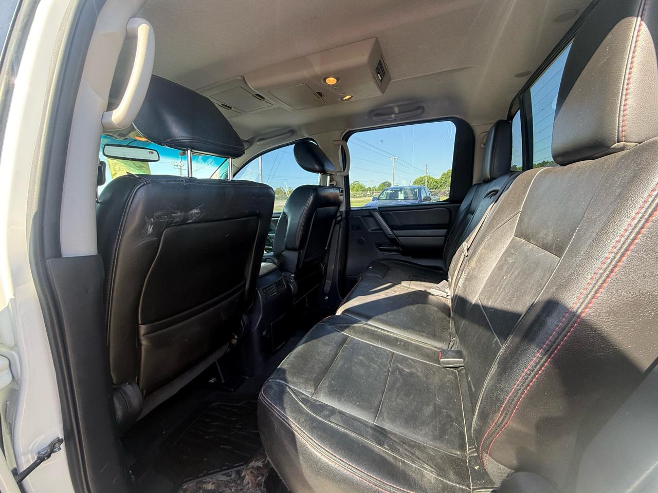 Nissan Titan 4WD Crew Cab SWB PRO-4X 2012