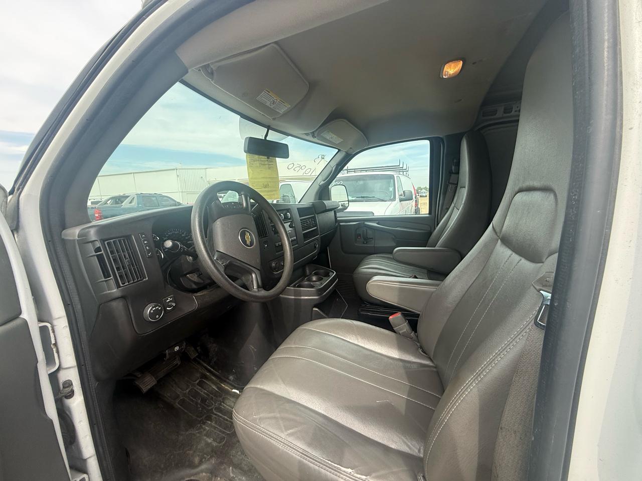 Chevrolet Express Cargo Van RWD 3500 135" 2013