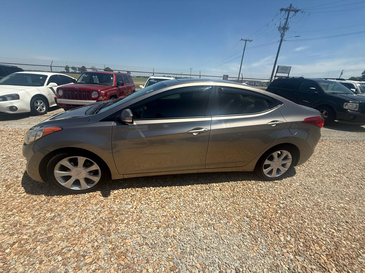 Hyundai Elantra  2012