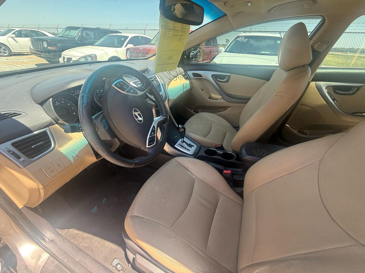 Hyundai Elantra  2012