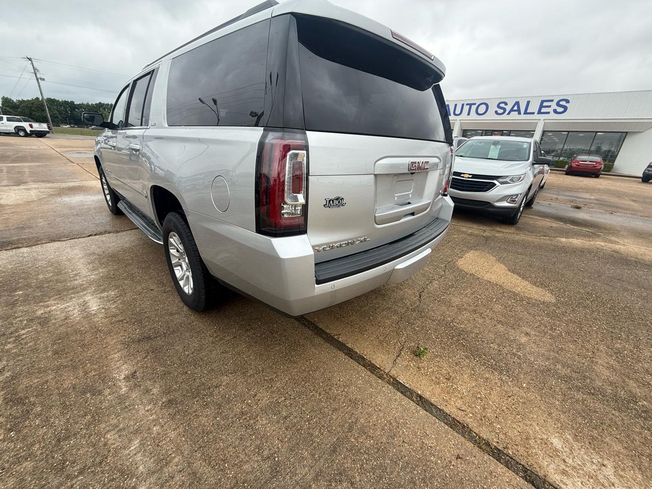 GMC Yukon XL 4WD 4dr SLE 2015