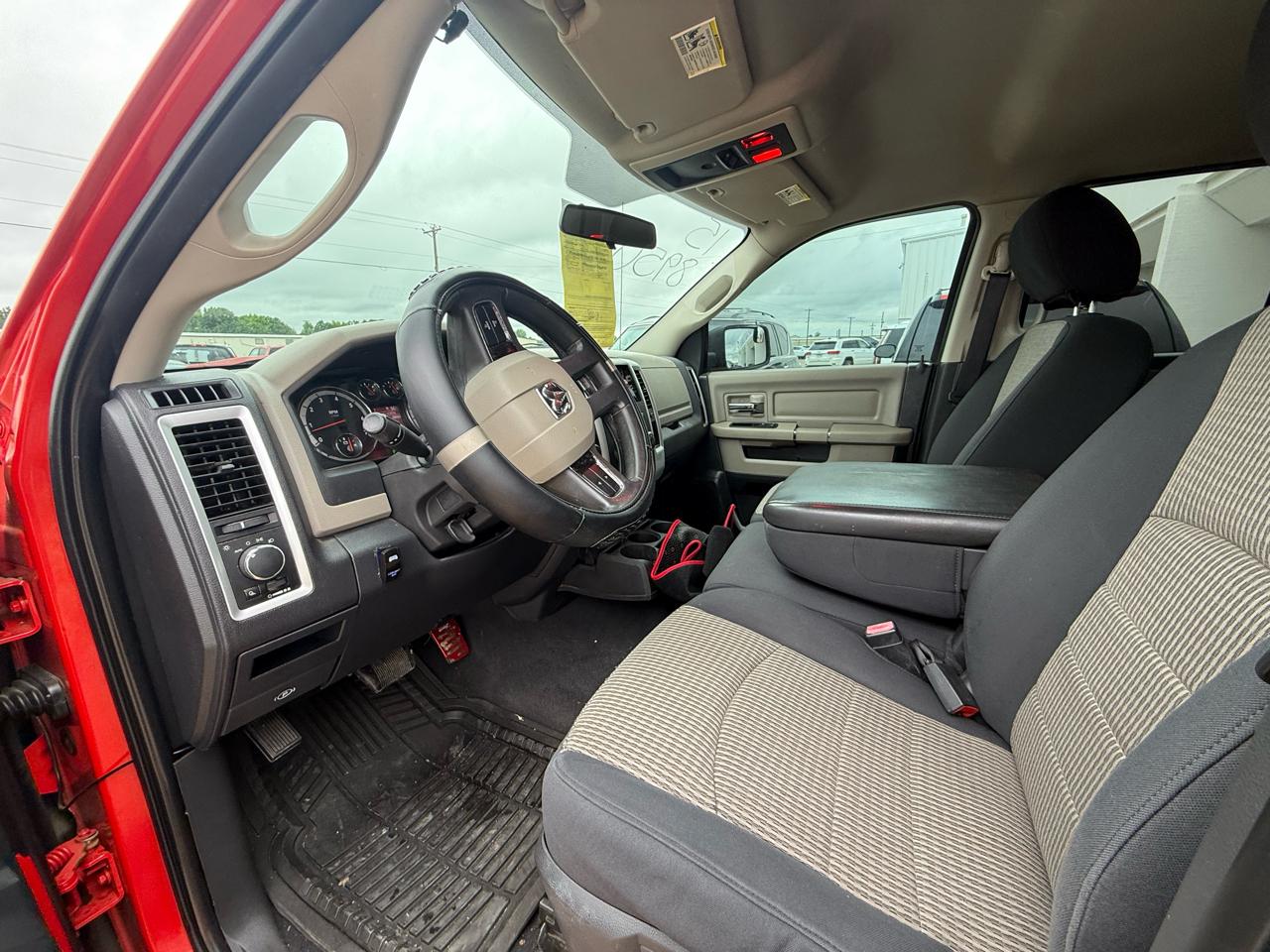 RAM 1500 4WD Quad Cab 140.5" SLT 2011
