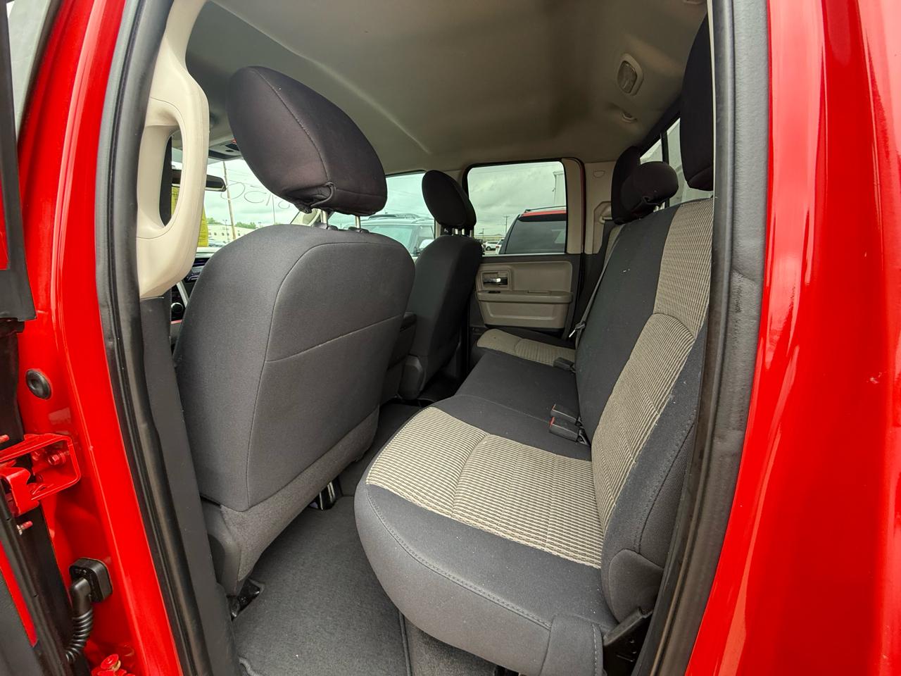RAM 1500 4WD Quad Cab 140.5" SLT 2011