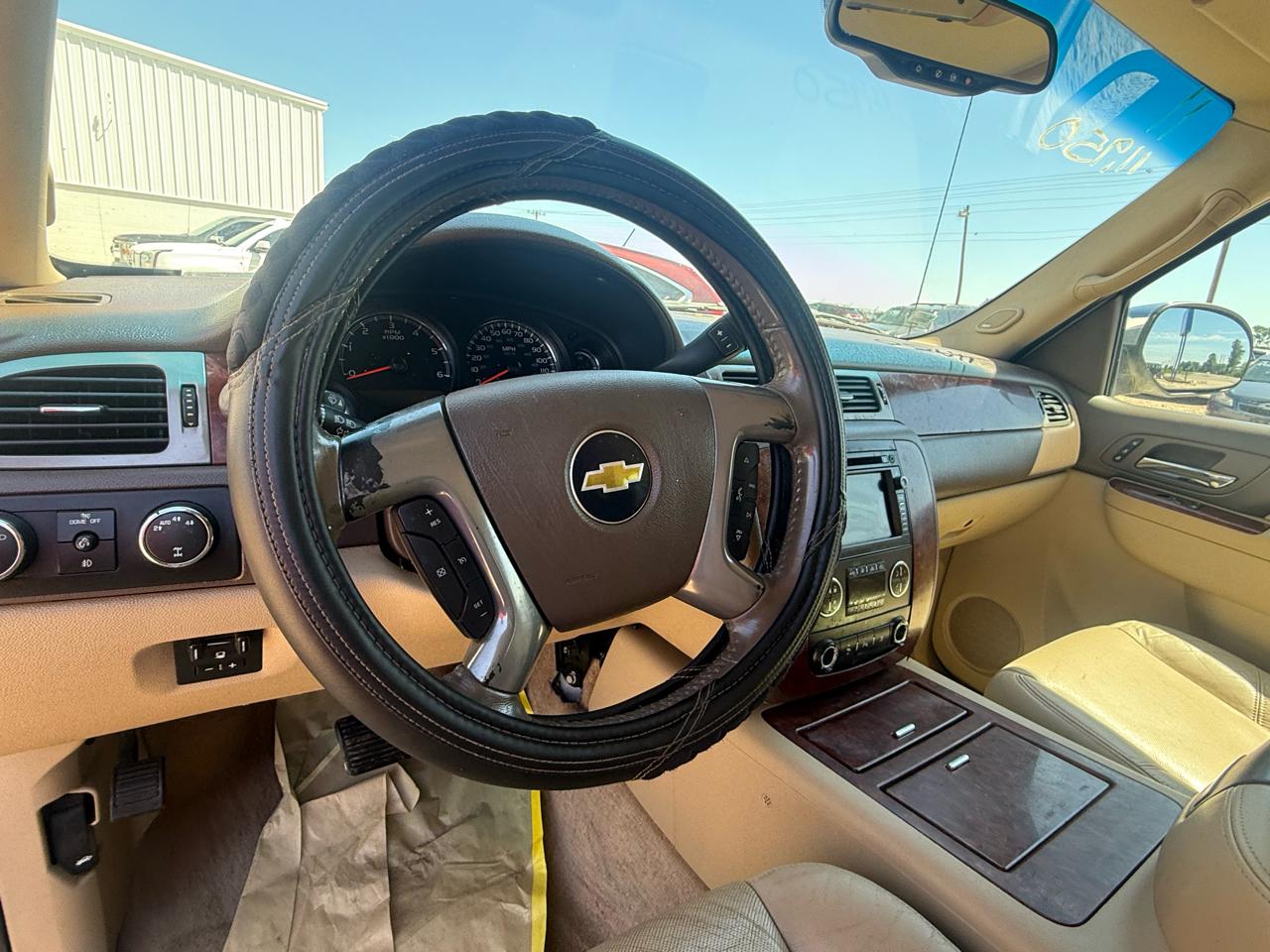 Chevrolet Avalanche 4WD Crew Cab LTZ 2011