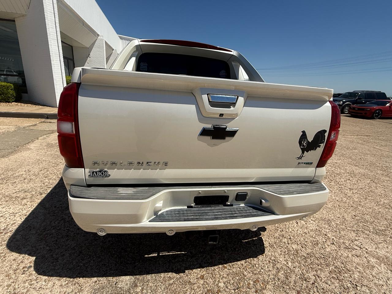 Chevrolet Avalanche 4WD Crew Cab LTZ 2011