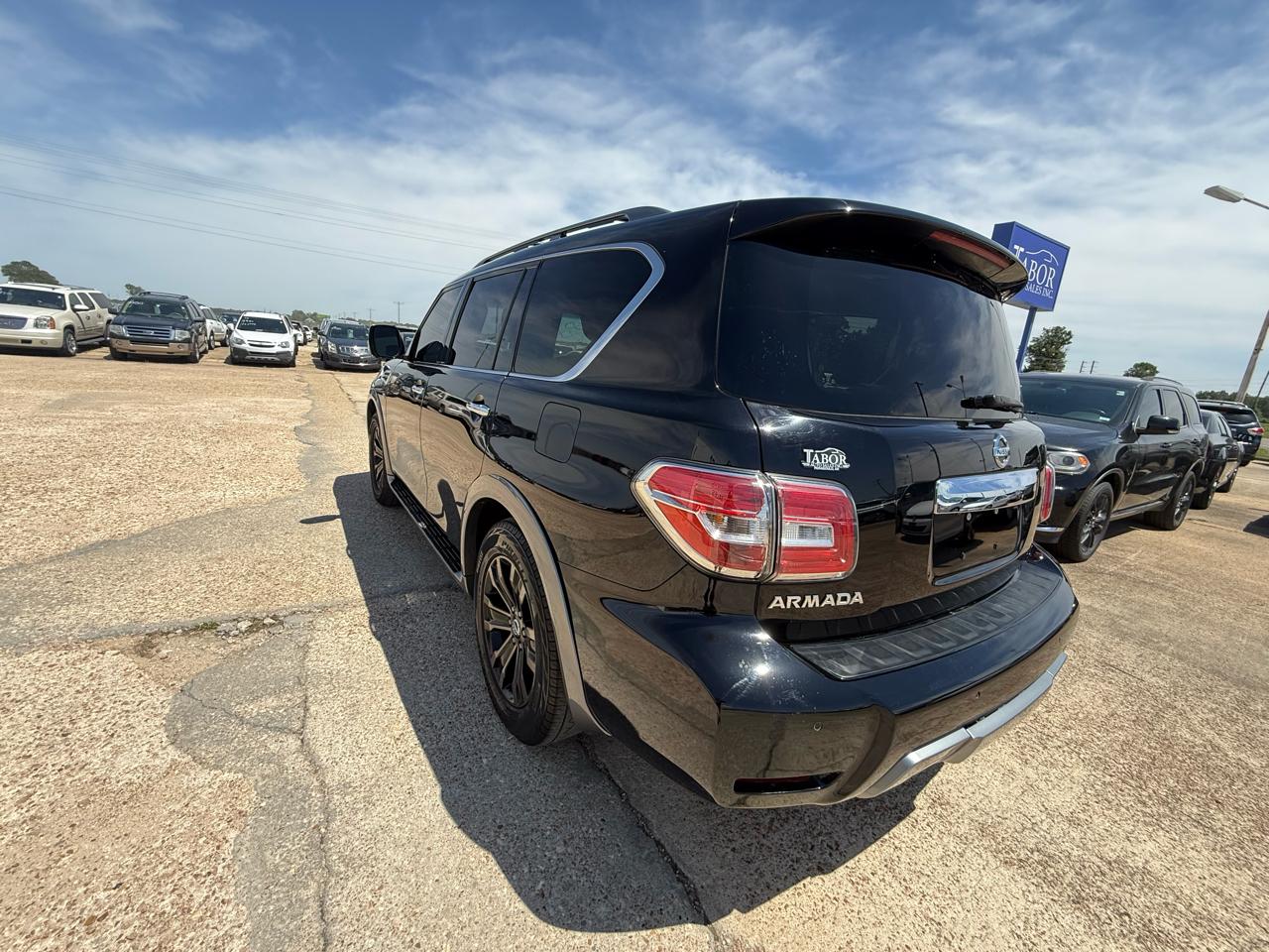 Nissan Armada 4x2 Platinum 2017