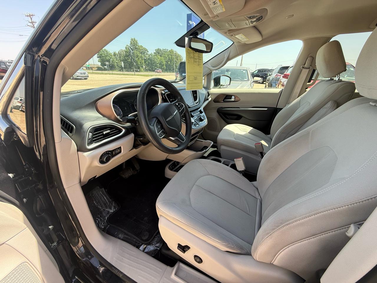 Chrysler Pacifica Touring FWD 2017