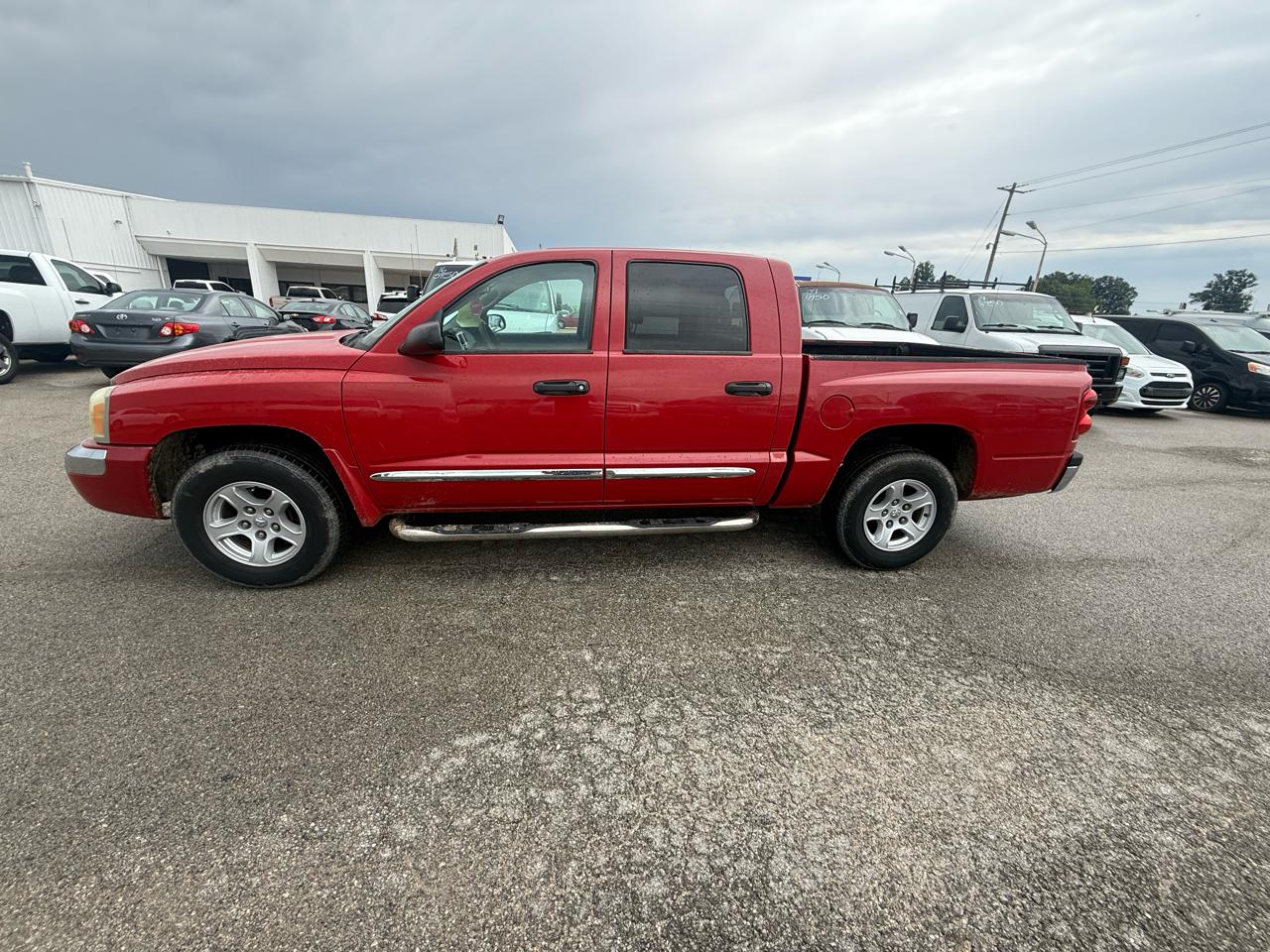 Dodge Dakota 4dr Quad Cab 131" WB Laramie 2005