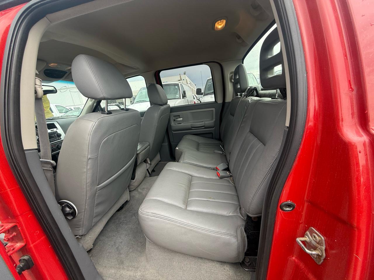 Dodge Dakota 4dr Quad Cab 131" WB Laramie 2005