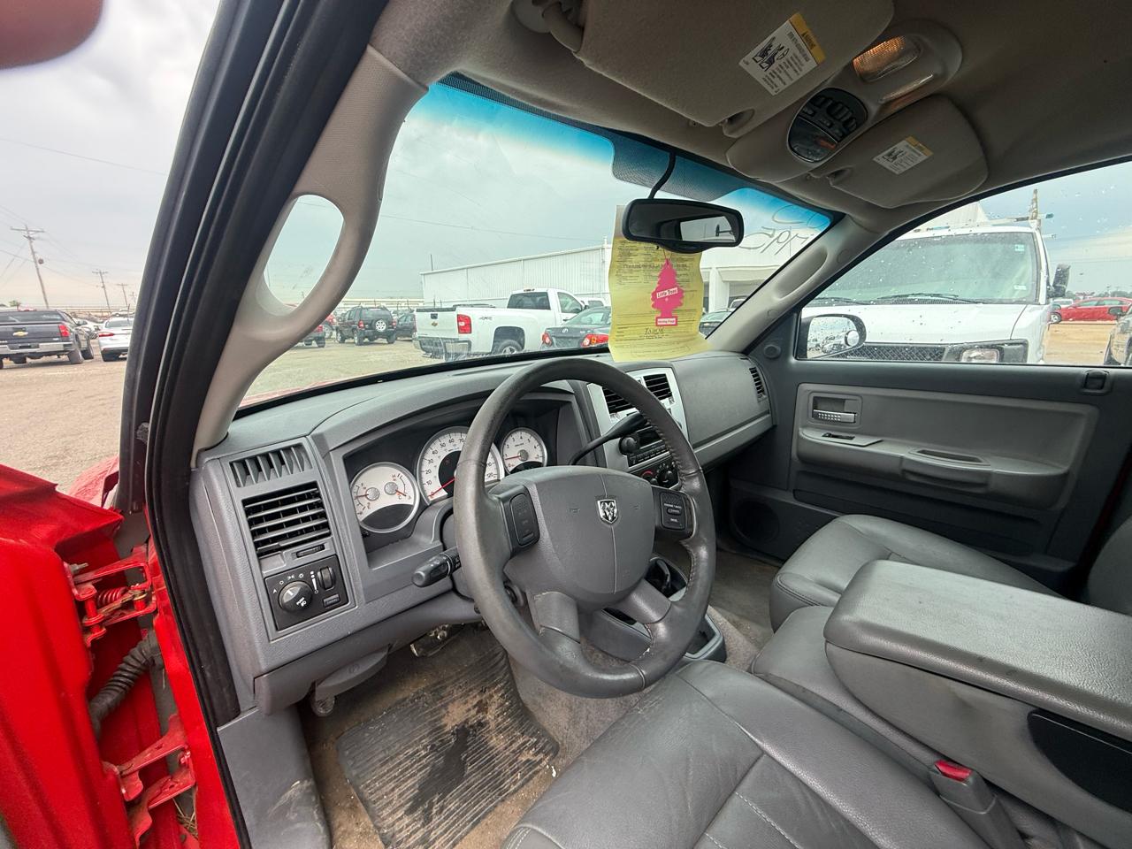 Dodge Dakota 4dr Quad Cab 131" WB Laramie 2005
