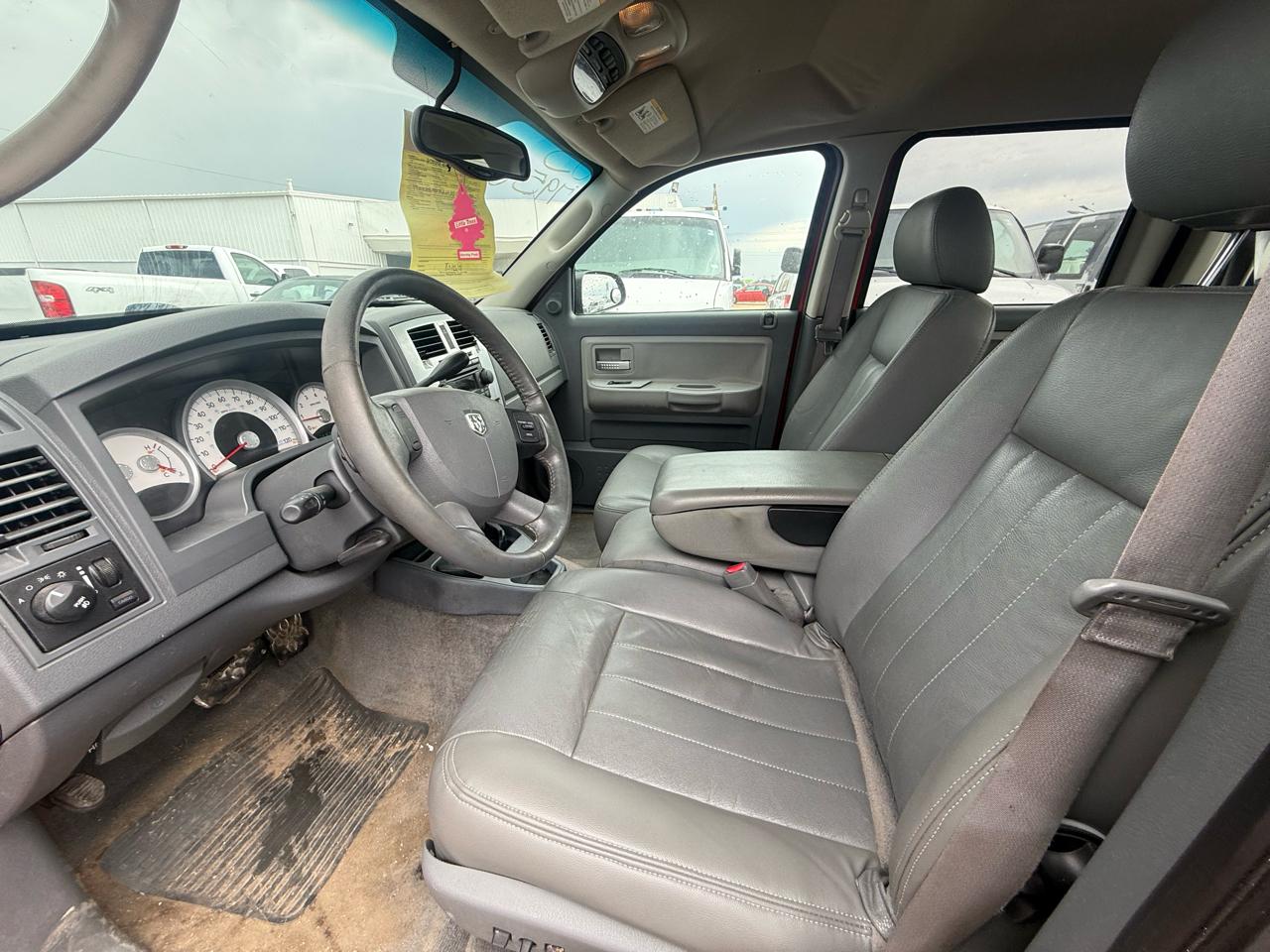 Dodge Dakota 4dr Quad Cab 131" WB Laramie 2005