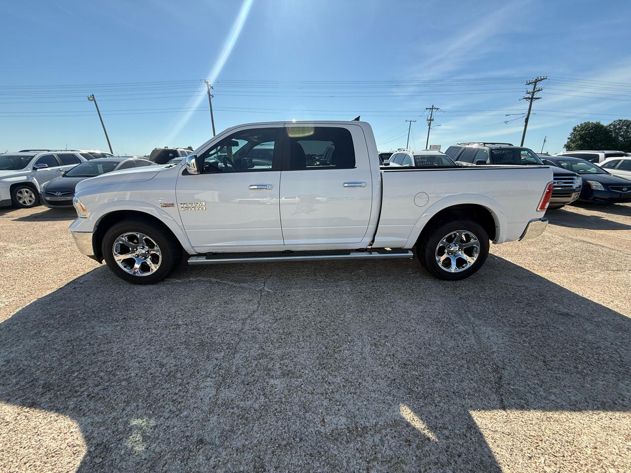 RAM 1500 Laramie 4x4 Crew Cab 6'4" Box 2017