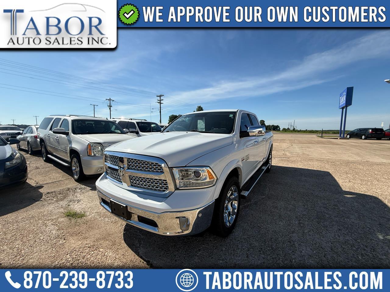 RAM 1500 Laramie 4x4 Crew Cab 6'4" Box 2017